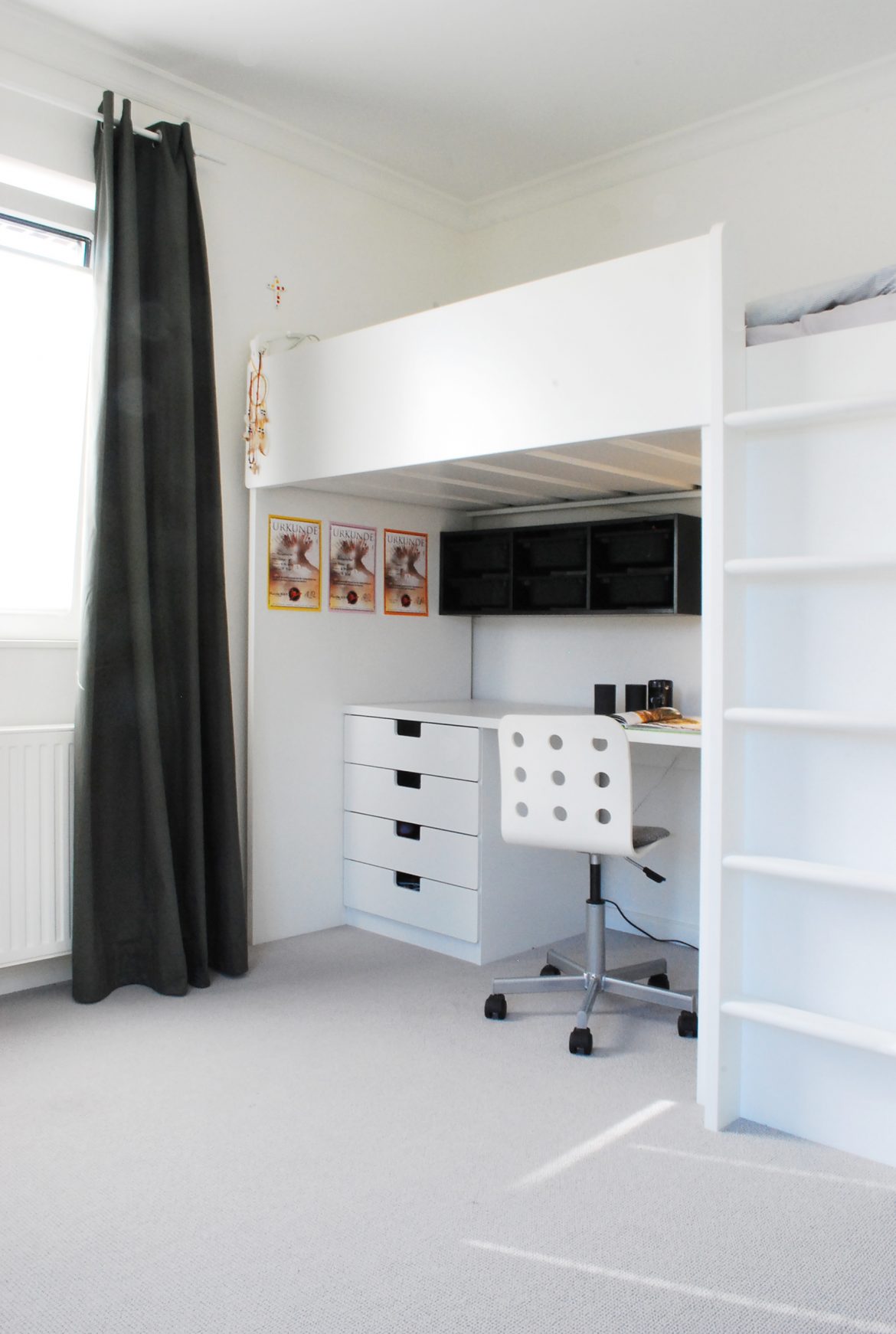 KLEINES KINDERZIMMER GANZ GROSS